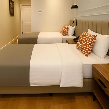 Center Port Karakoey Hotell