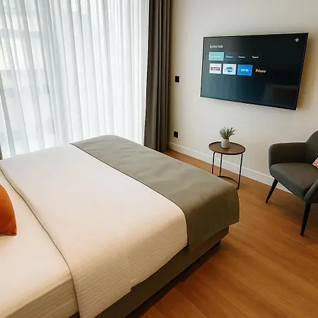 Center Port Karakoey Hotell *