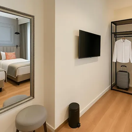 Hotell Center Port Karakoey *