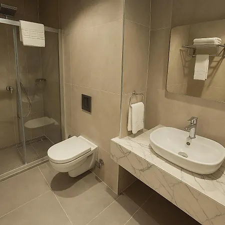 Center Port Karakoey Hotell *