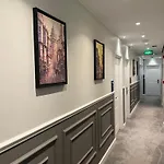 فندق Center Port Karakoey *
