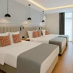 Center Port Karakoey *