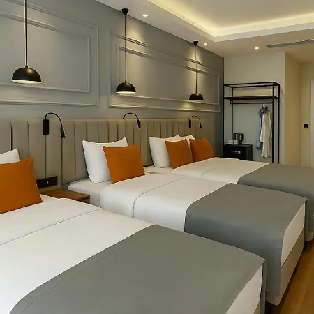 Center Port Karakoey *