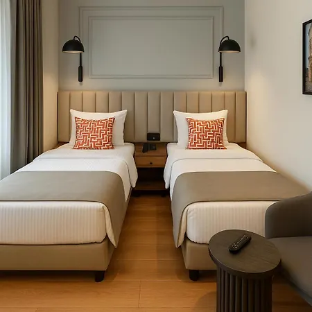 Center Port Karakoey Hotel