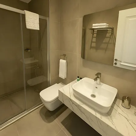 Center Port Karakoey Hotel