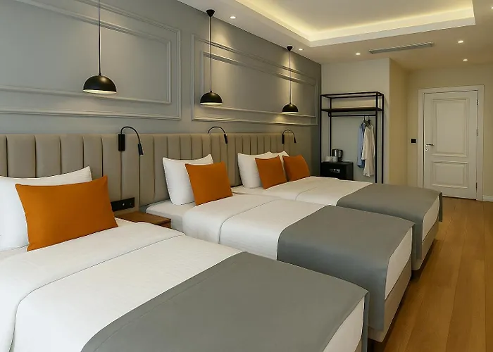 Center Port Karakoey *