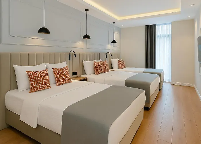 Center Port Karakoey *