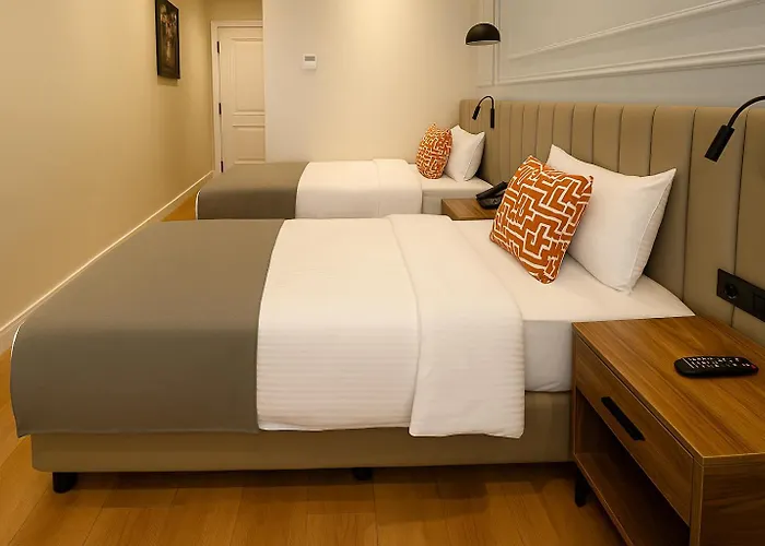 Center Port Karakoey Hotel