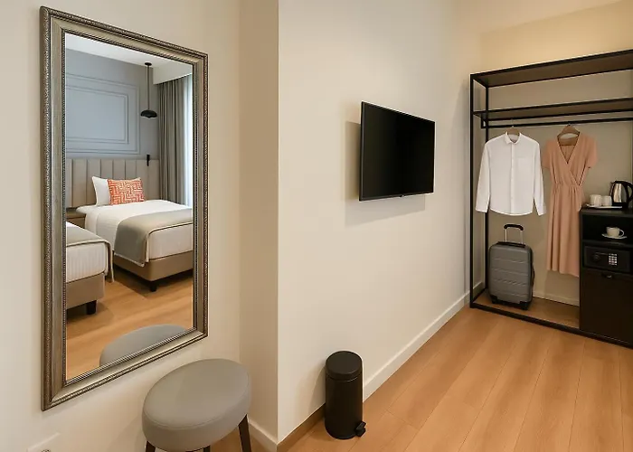 Hotel Center Port Karakoey *