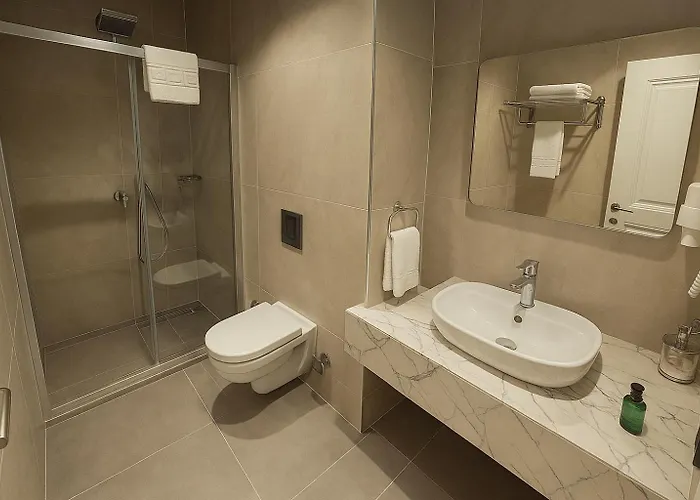 Center Port Karakoey Hotel *