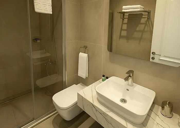 Center Port Karakoey Hotel