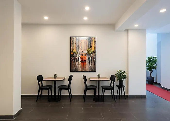 Hotel Center Port Karakoey